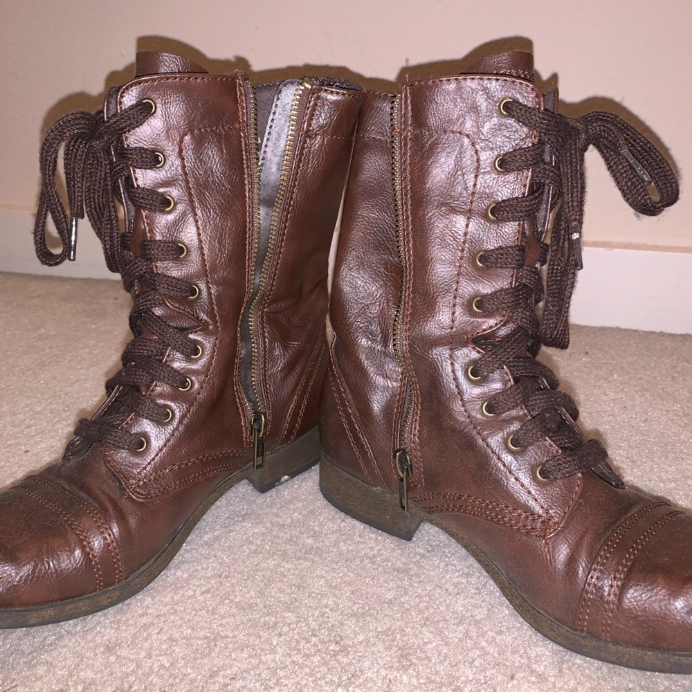 Brown combat boots, 6.5